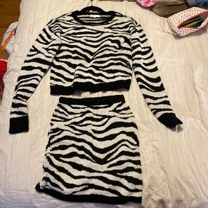 XS sweater skirt set zebra print